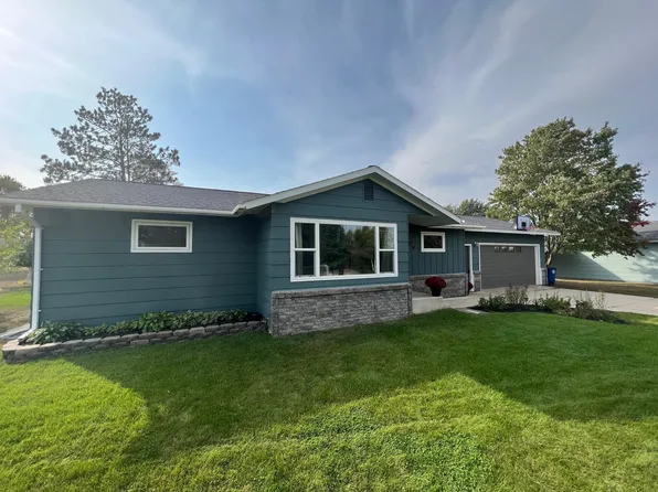 1009 9th St SW, Wadena, MN 56482