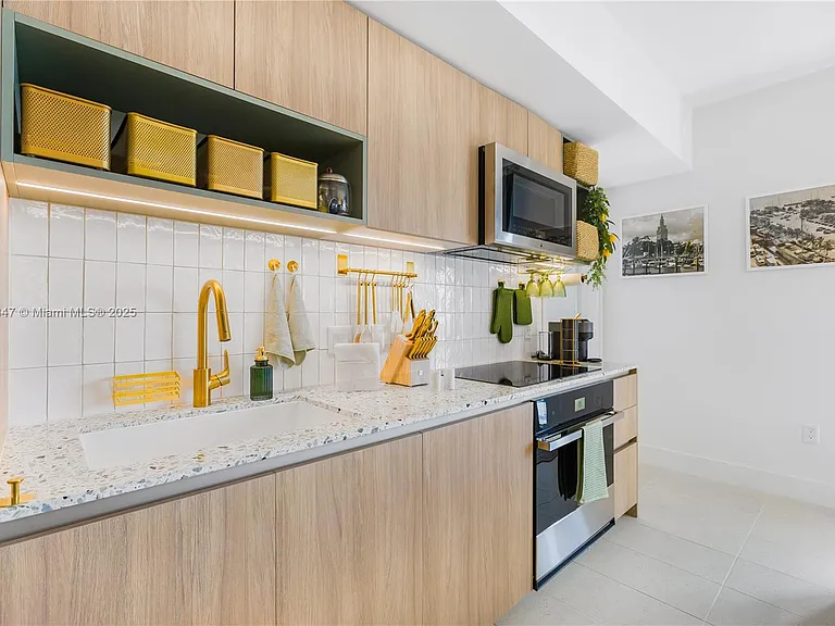 159 NE 6th St #3005 — Photo 8