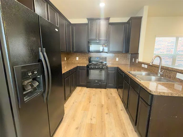 17035 Amarose Dr — Photo 10