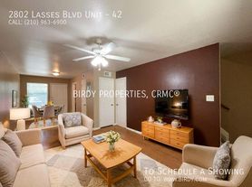 2802 Lasses Blvd