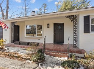 1223 Oakland St, Hendersonville, NC 28792