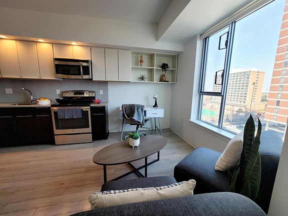 4th image of 1047A Commonwealth Ave #S6