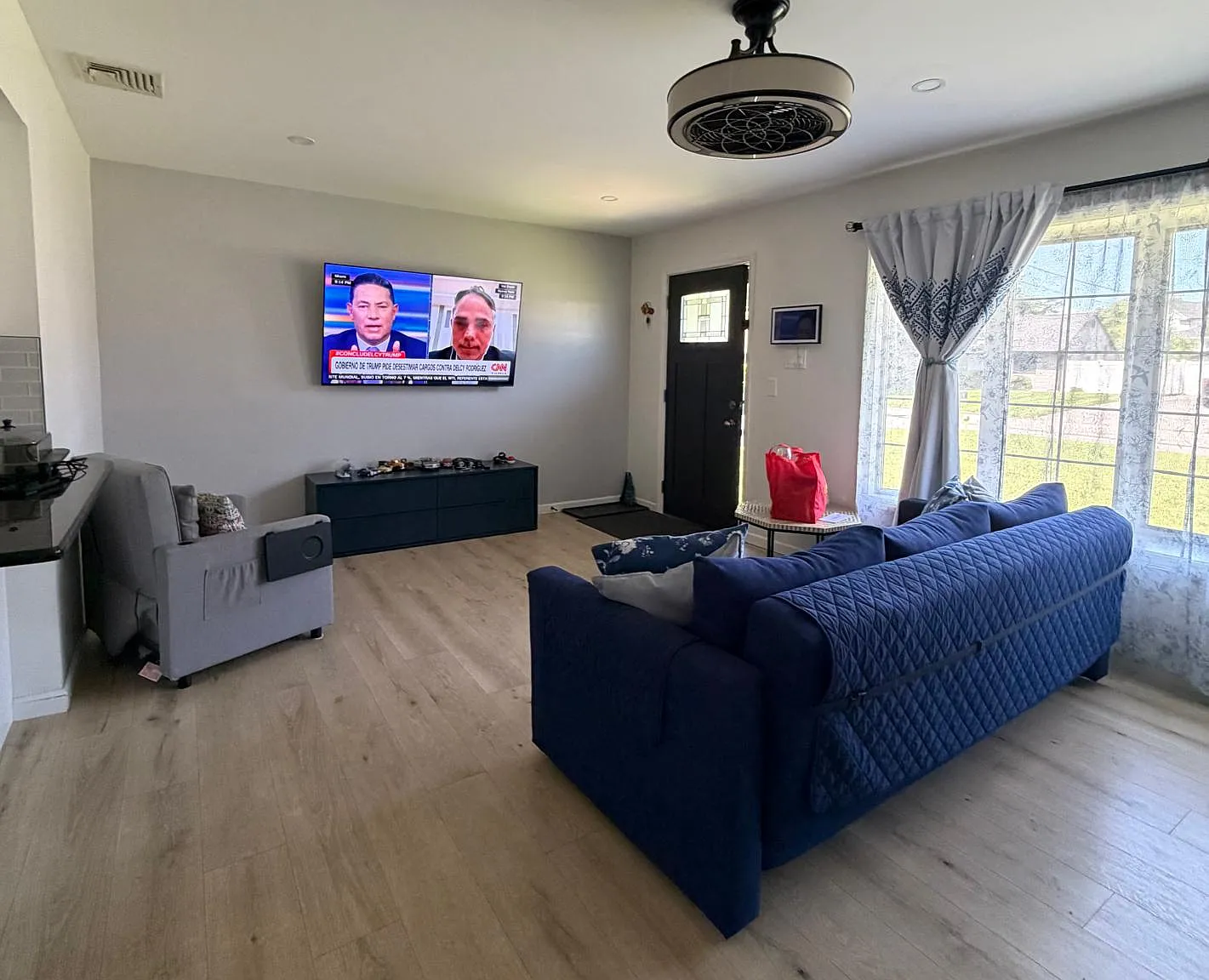 3 bed, 1111 sqft, $3,800 — Photo 4