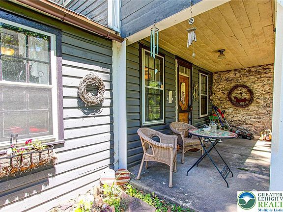 4th image of 9754 Easton Rd