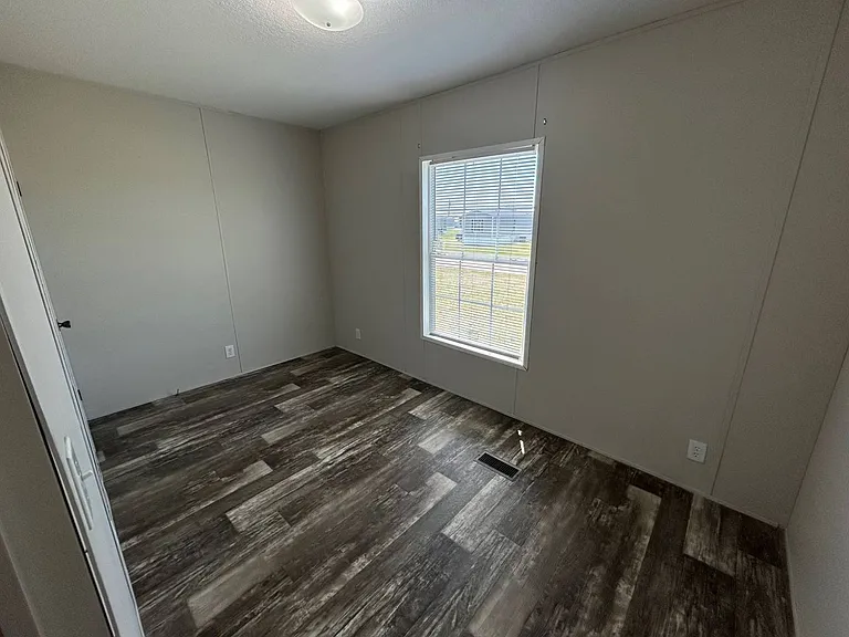 1106 Victoria St — Photo 5