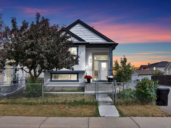 155 W Taralea Gdns NE, Calgary, AB T3J 4W5