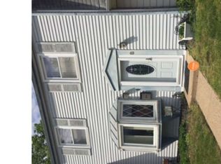 8 Regent Ct, Willingboro, NJ 08046