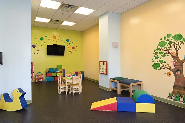 Rented by Olnick Organization | media 14