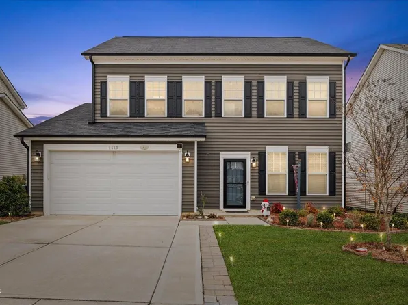 1413 Queen Trigger Dr, Fuquay Varina, NC 27526