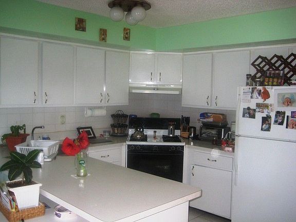 2nd image of 61 Beard St