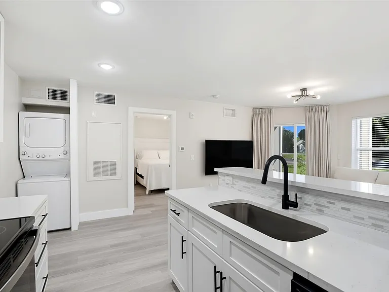 2592 Grassy Point Dr #106 — Photo 10
