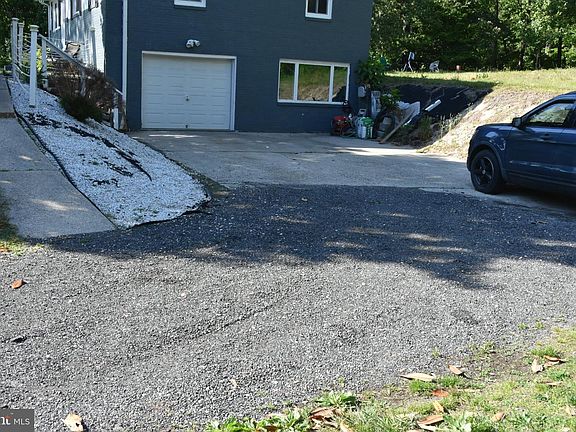 2nd image of 8610 Croom Rd