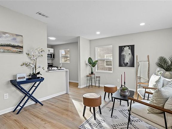 5th image of 4917 Locust Ave