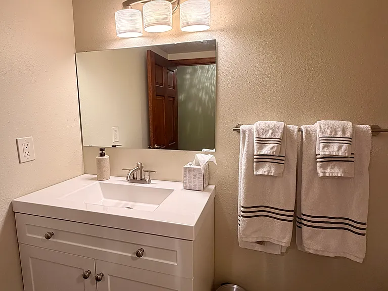 2225 Jewel St — Photo 45