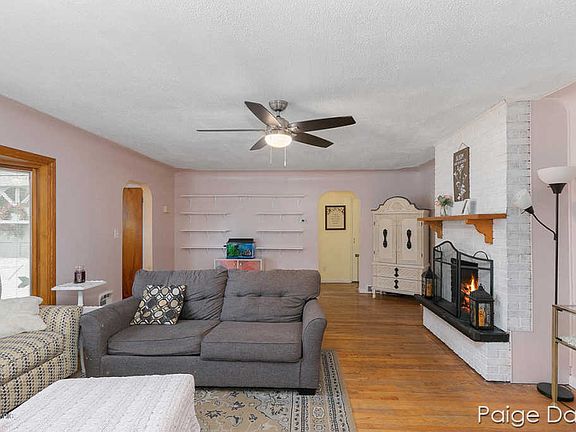 5th image of 2975 Lee St SW