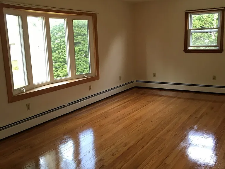 58 Versailles St — Photo 23