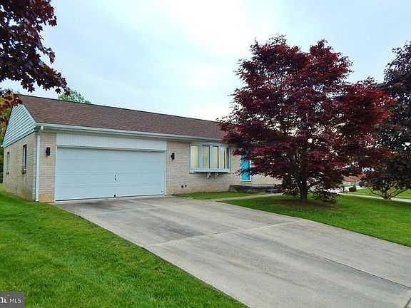 3rd image of 800 Winslow Ct