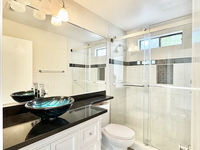 1123 S Villa Way — Photo 12