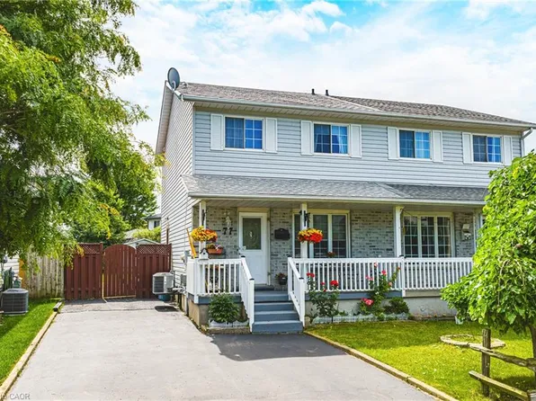 77 Dyer Ct, Cambridge, ON N3C 4B8