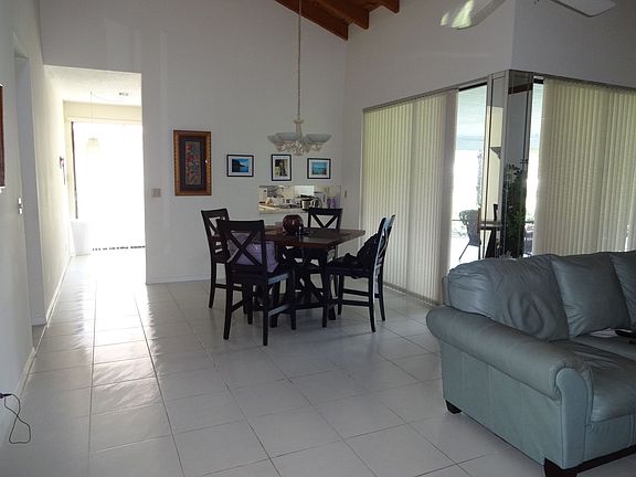 3rd image of 8171 Princess Palm Cir
