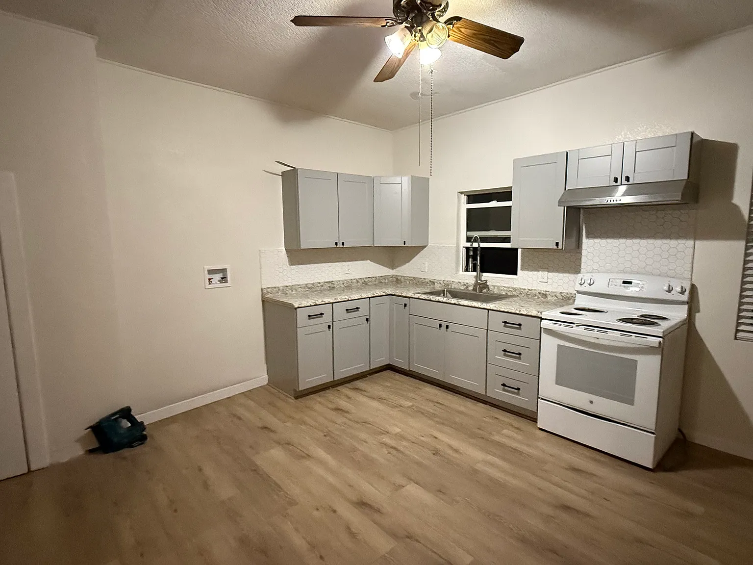 1304 SE Broadway Ave — Photo 2