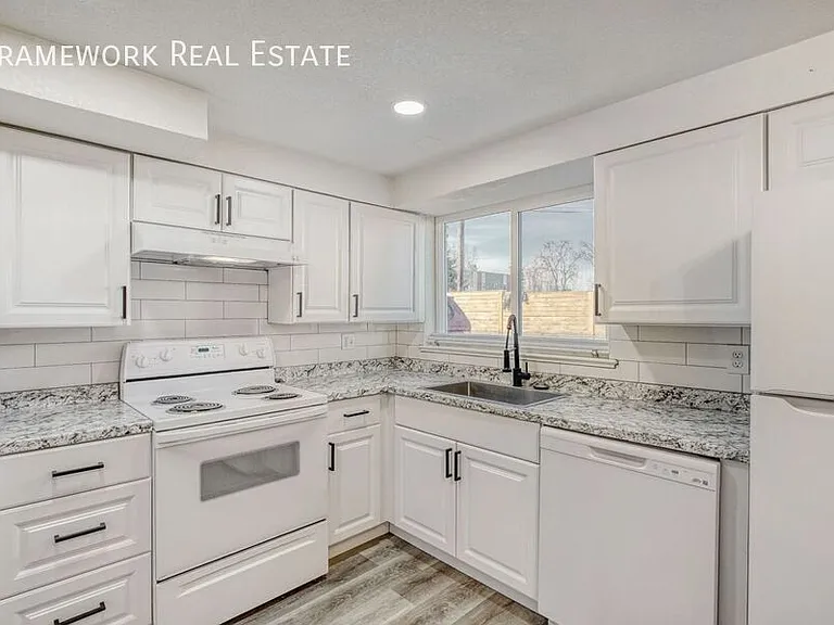 1689 Reed St #4 — Photo 7