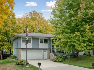 121 Oak Ridge Dr, Delano, MN 55328