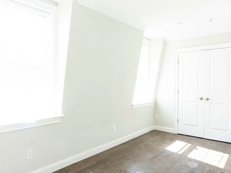 36 Monmouth St #1 — Photo 4