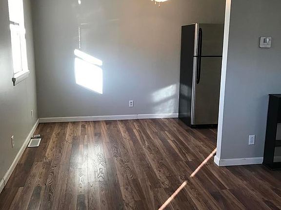 2nd image of 806 Hunt Ave APT 2