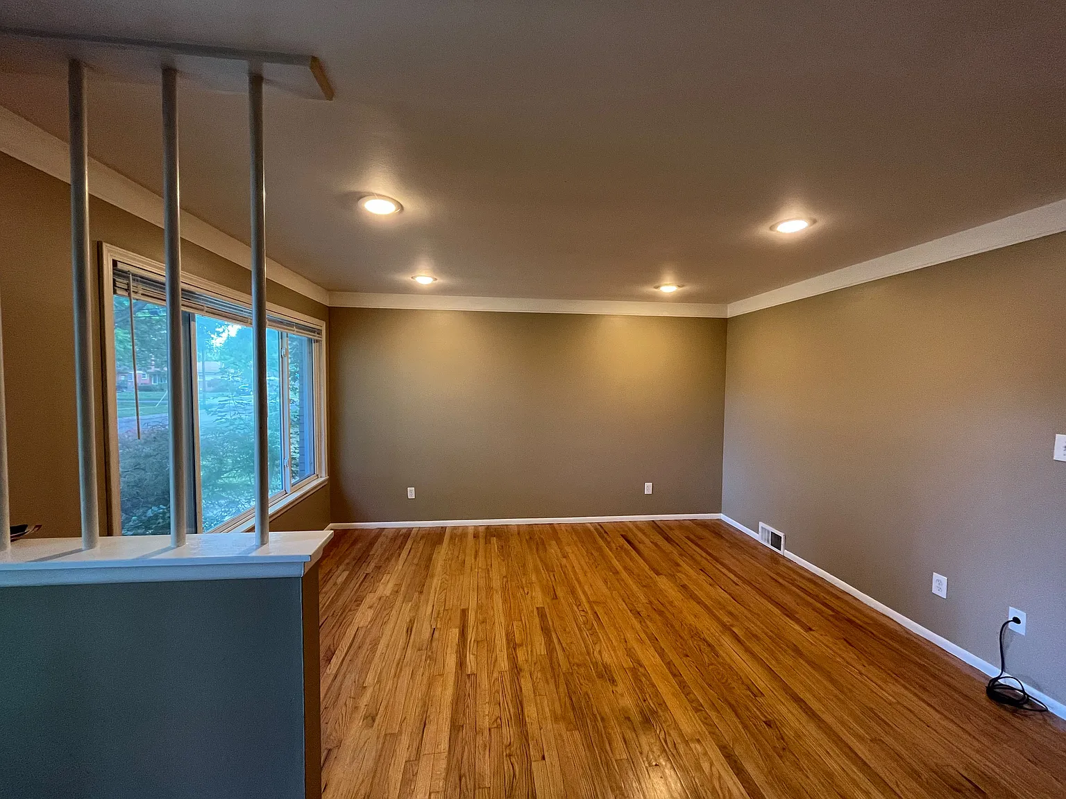 3 bed, 1906 sqft, $1,900 — Photo 2