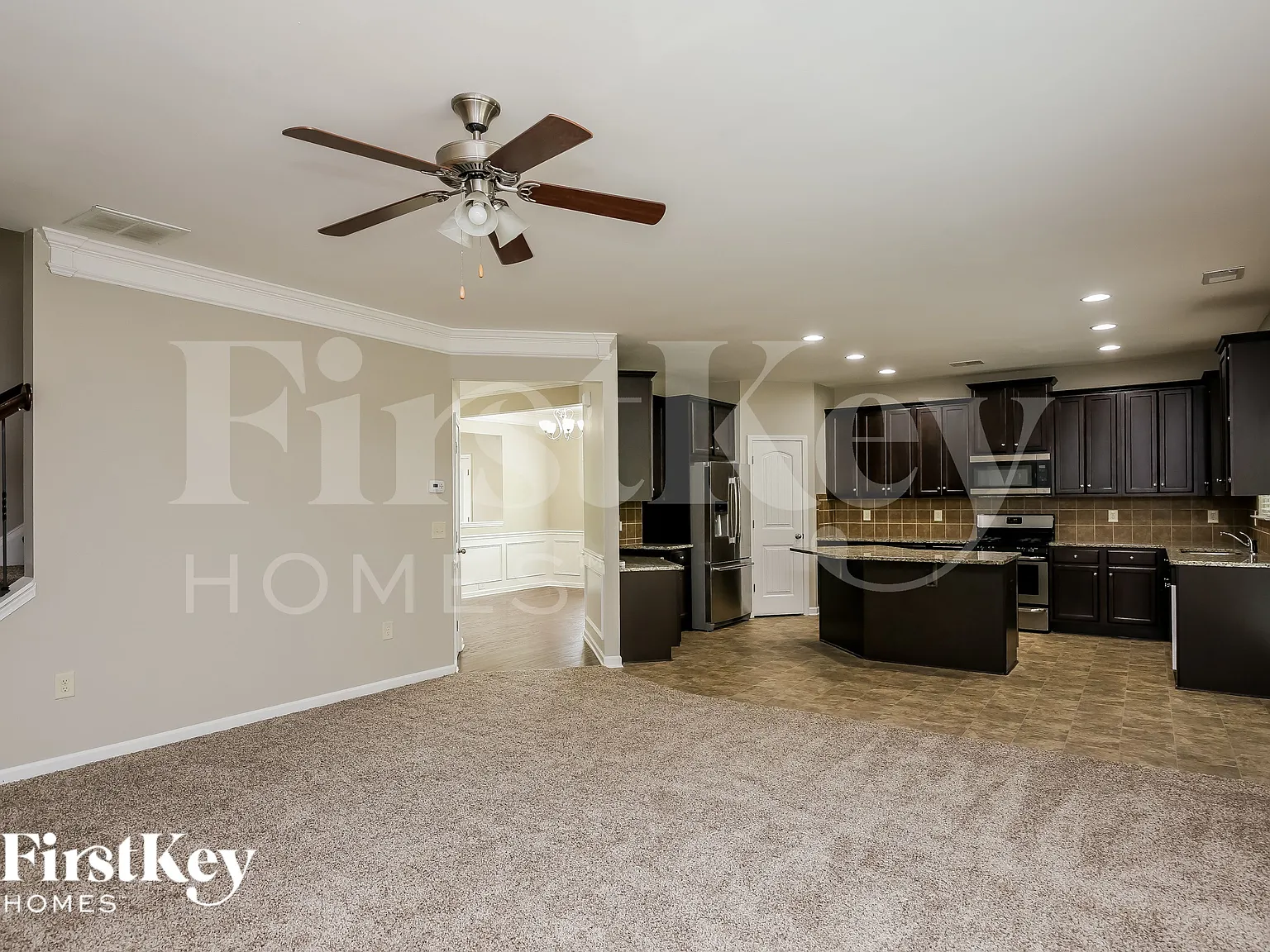 4 bed, 2.5 bath, 2376 sqft, $2,705 — Photo 3