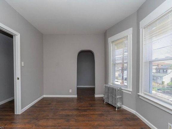 3rd image of 123 Palm St Floor 2