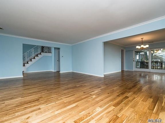 4th image of 14 Beachway