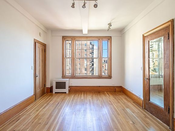 5th image of 170 W 74th St APT 1004
