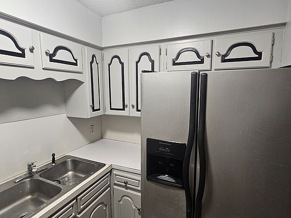 4th image of 17 Vaqueria Ln
