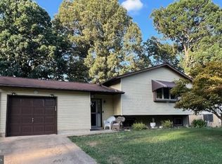 17 Chancellor Dr, Newark, DE 19713