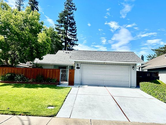 2nd image of 2641 Meadow Lake Dr