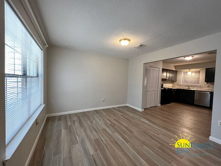 106 Brookmeade Dr — Photo 4
