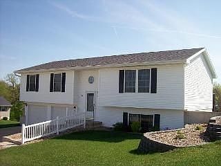 2nd image of 1512 Castle Dr