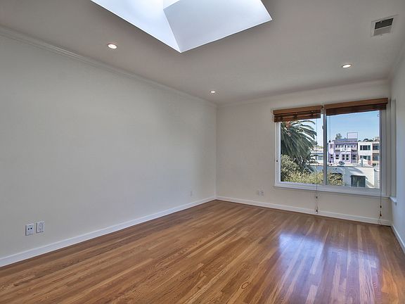 3rd image of 134 28th St APT 4