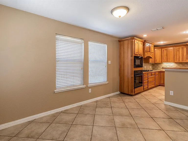 2017 Lake Highlands Dr — Photo 10
