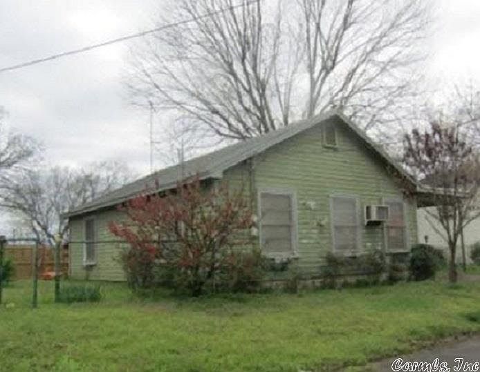 1st image of 207 W Academy Ave