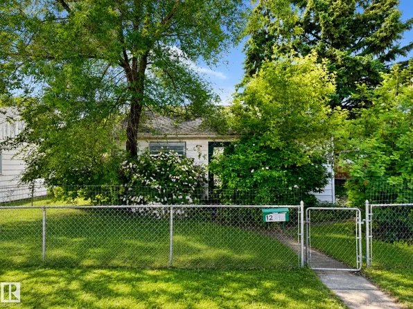 12412 91st St NW, Edmonton, AB T5B 4C8