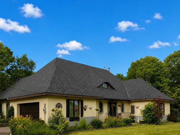 41 Maple St, Bancroft, ON K0L 1C0