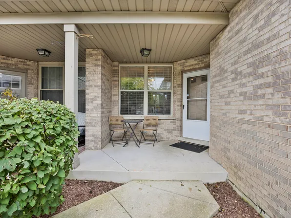 9135 Mansfield Dr, Tinley Park, IL 60487