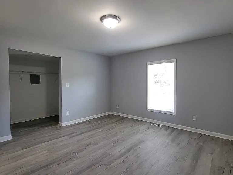 215 Foy Ave — Photo 17