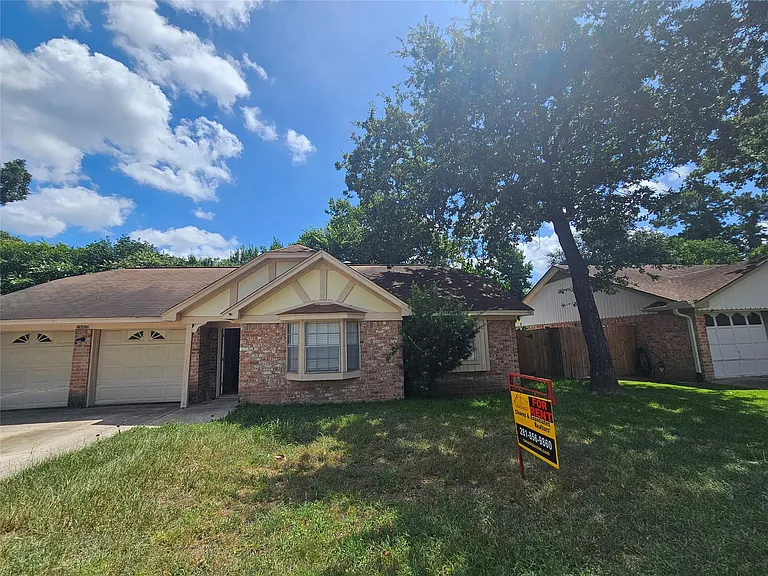 29402 Loddington St — Photo 1