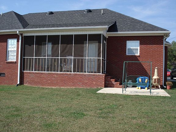 Screened-porch for relaxing