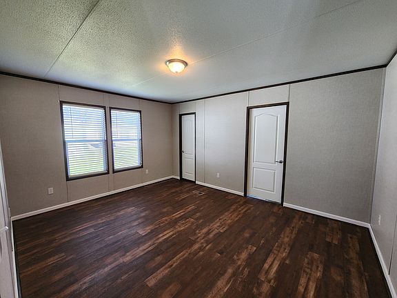 4th image of 1800 N Live Oak St #21