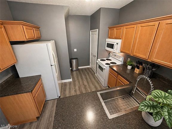 4th image of 30056 Euclid Ave Unit 14